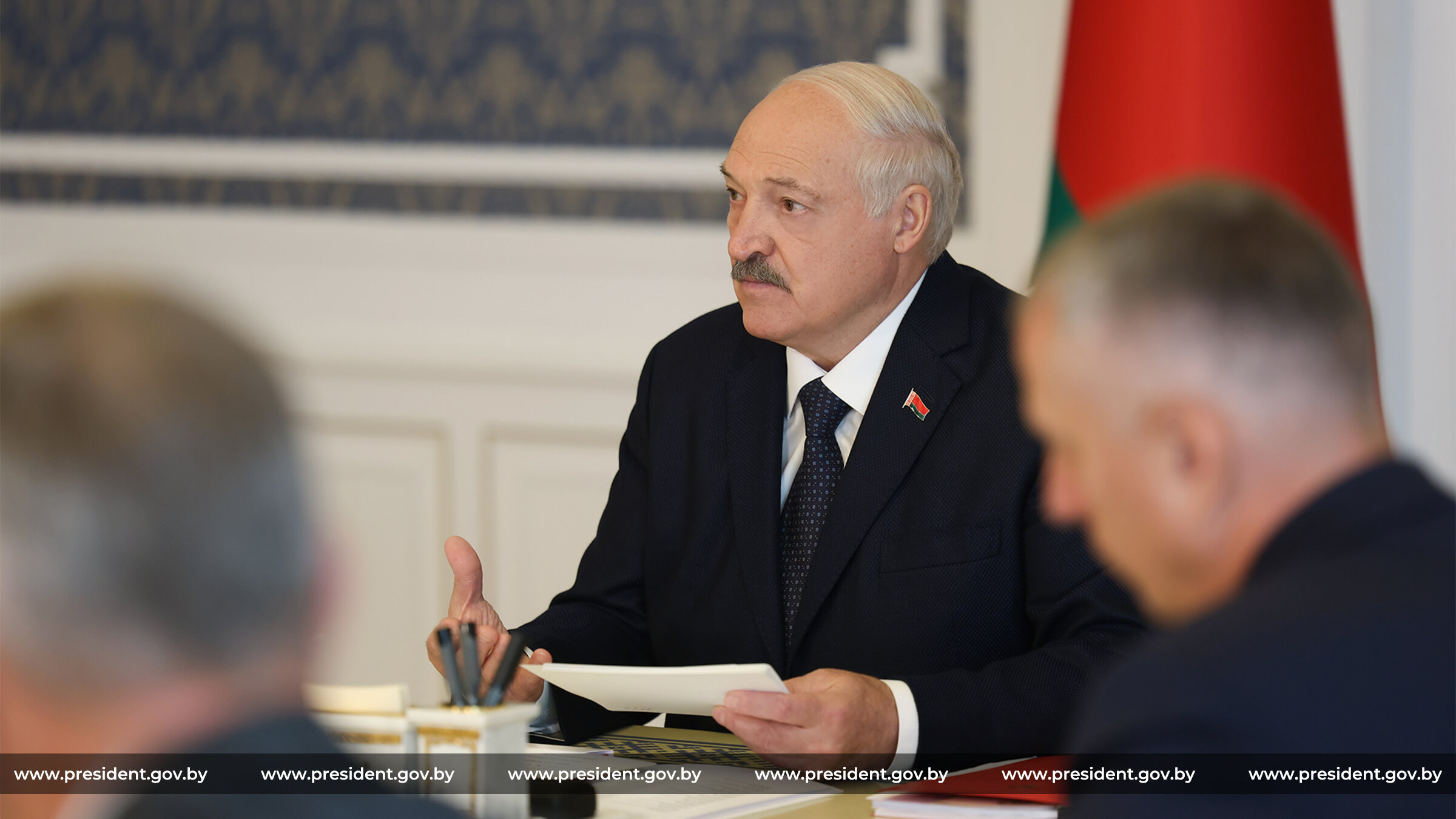 Президент поручил КГК совместно с Администрацией Президента и правительством дополнительно просчитать нормы указа, чтобы соблюсти баланс интересов государства и инвестора